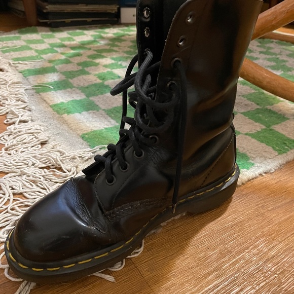Doc Martens 1460 boots - Picture 4 of 5